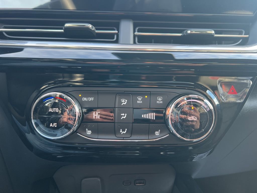 New 2026 Chevrolet Trax RS w/ Sunroof Package image 20