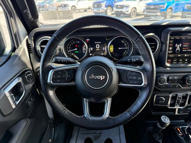 Used 2022 Jeep Wrangler Unlimited Sahara w/ Cold Weather Group AWD/4WD image 15