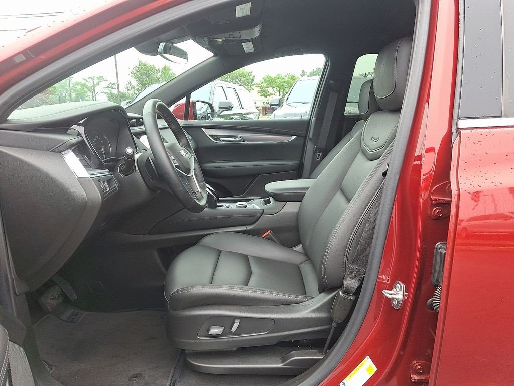Certified 2024 Cadillac XT5 Luxury AWD/4WD image 13