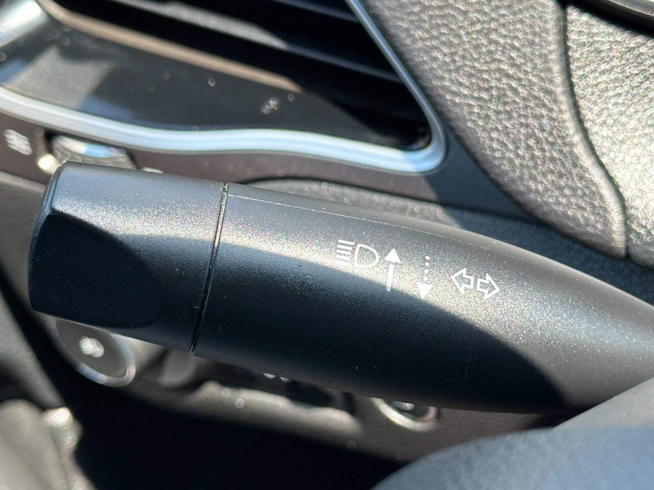 Used 2019 Jeep Cherokee Limited image 34