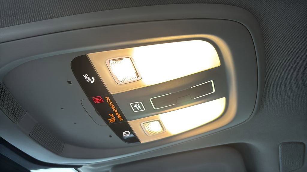 Used 2024 Volvo XC60 B5 Plus w/ Protection Package Premier image 22