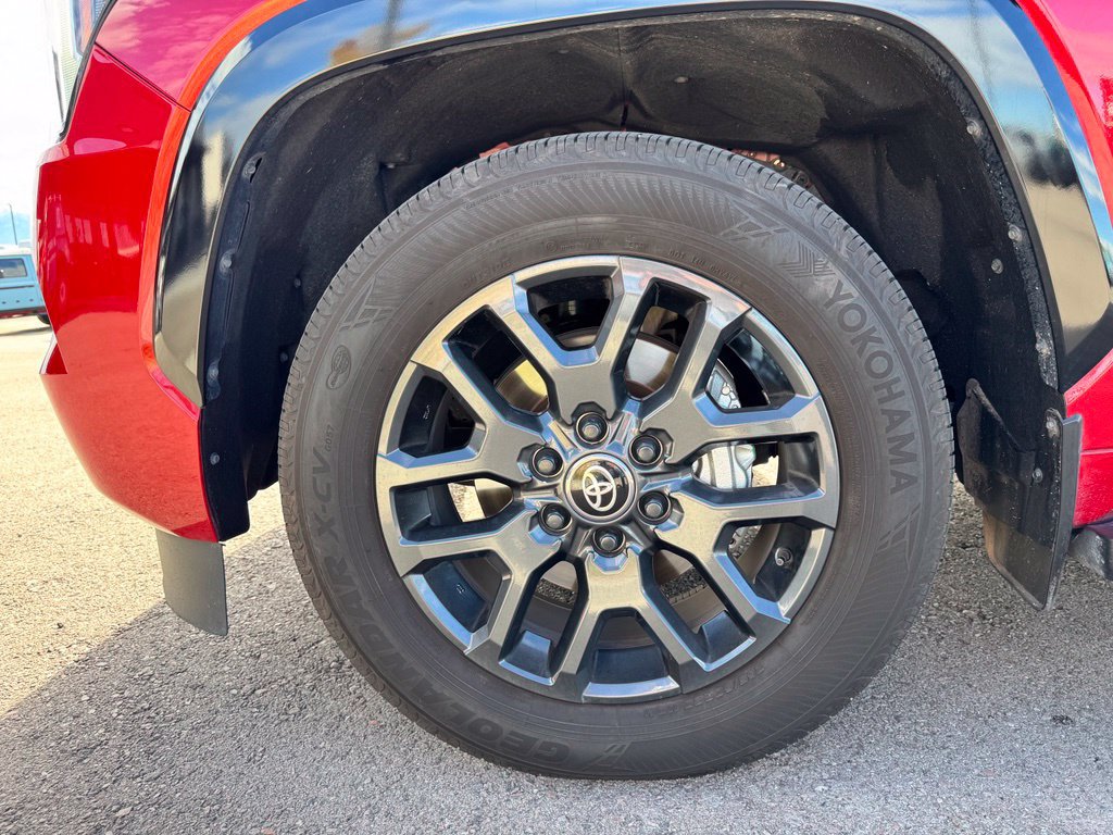Used 2025 Toyota Sequoia Platinum AWD/4WD image 33
