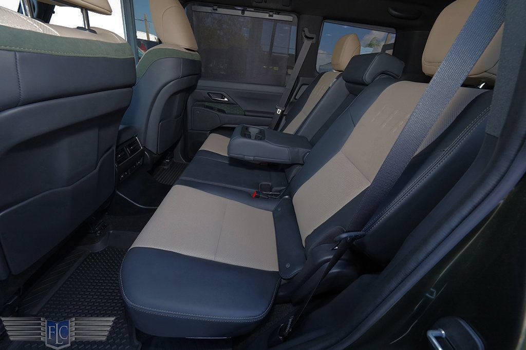 Used 2024 Lexus GX 550 AWD/4WD image 16