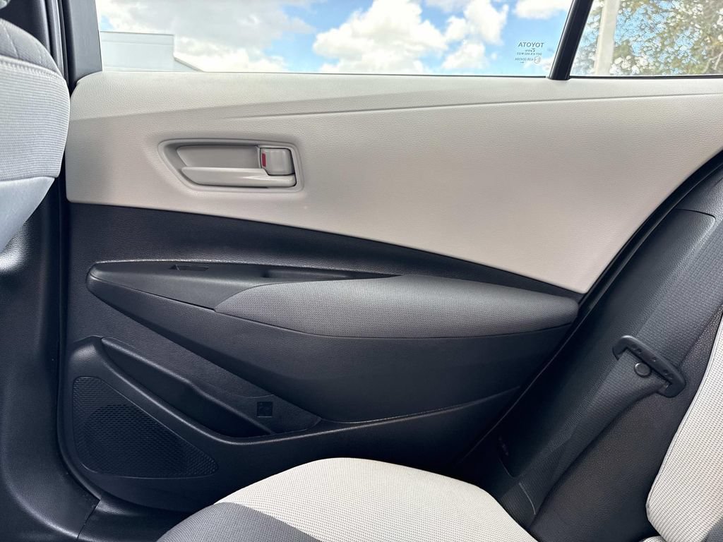 Used 2025 Toyota Corolla LE FWD image 17