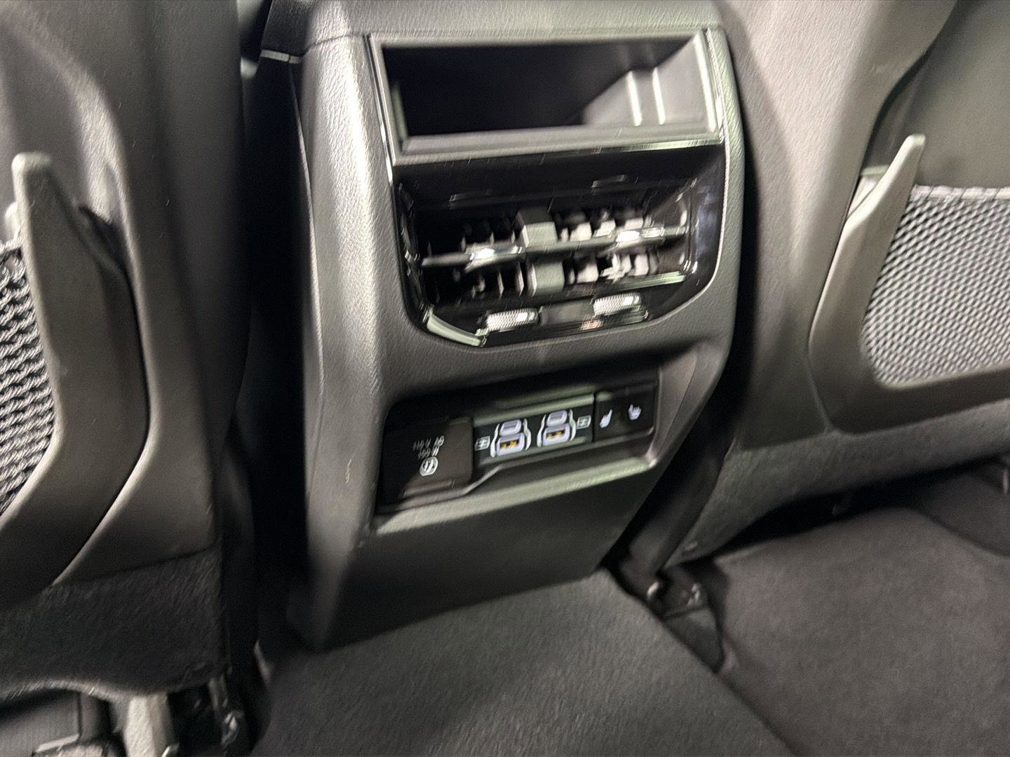 Used 2024 Jeep Grand Cherokee Limited AWD/4WD image 20