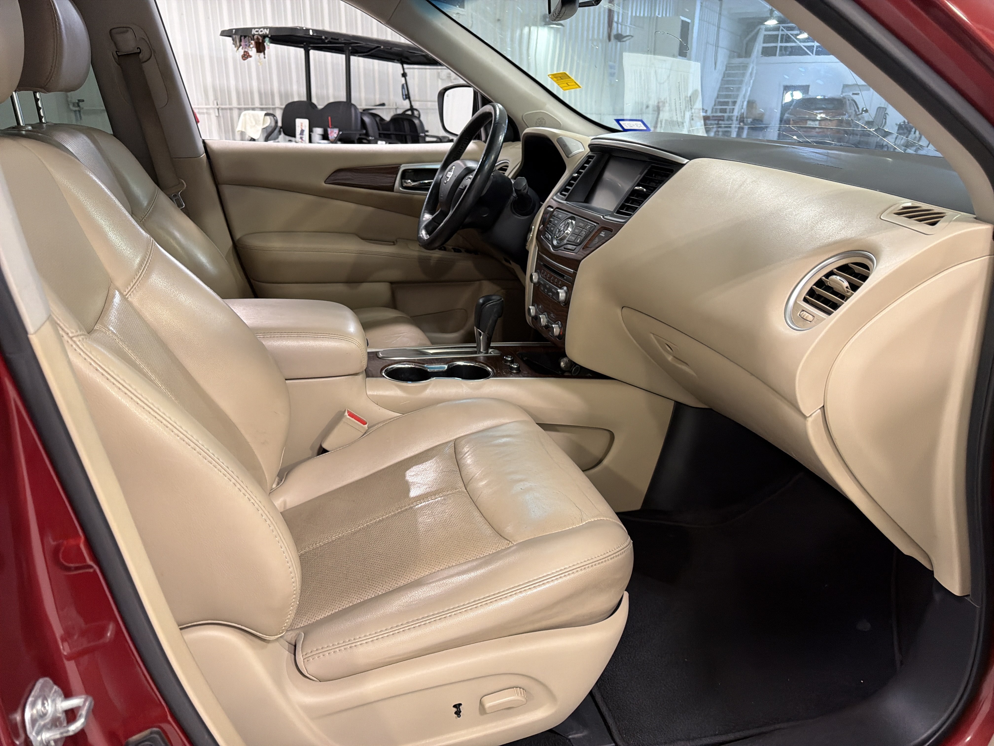 Used 2018 Nissan Pathfinder Platinum FWD image 12