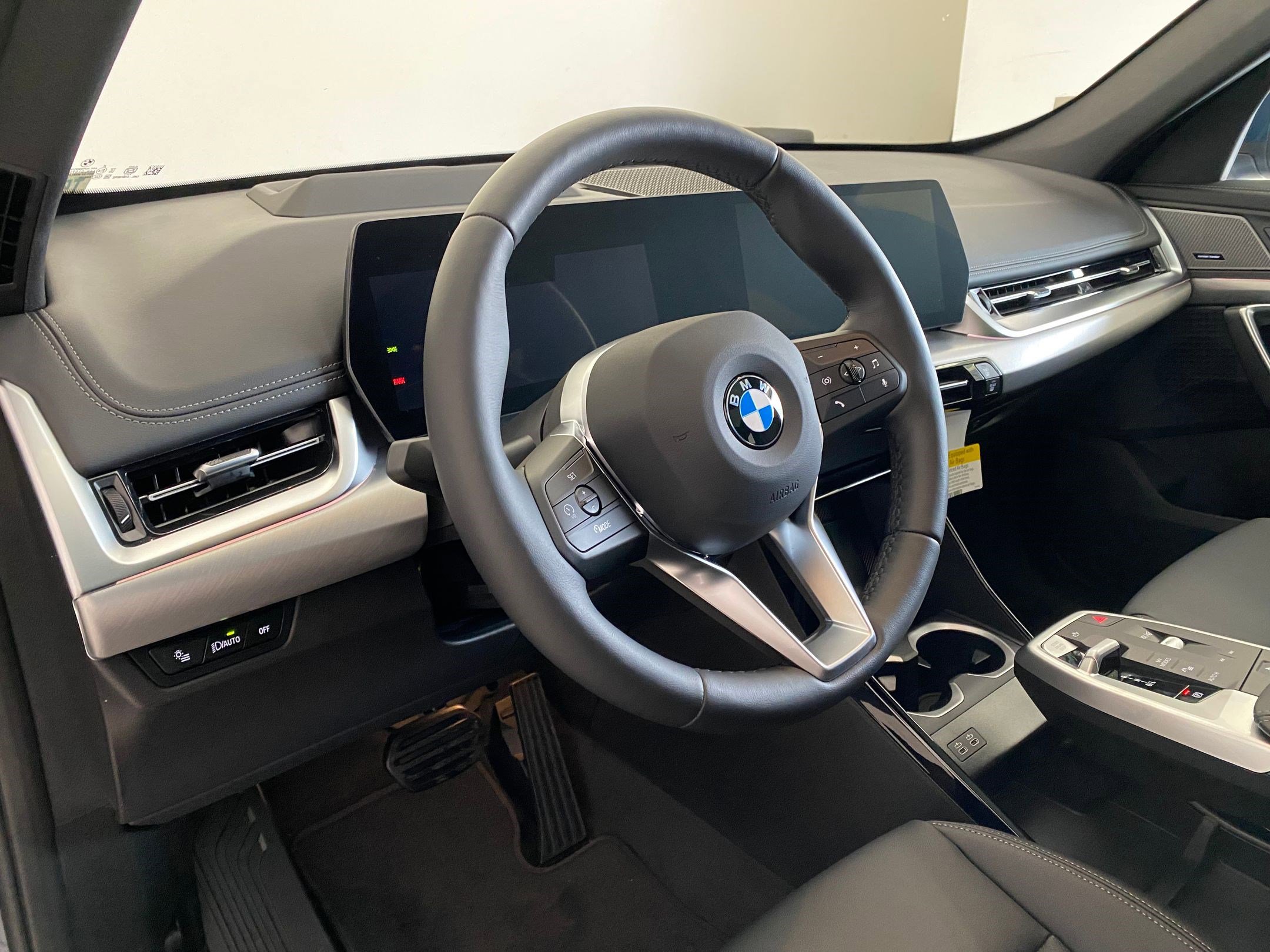 New 2026 BMW X1 xDrive28i w/ Technology Package AWD/4WD image 4