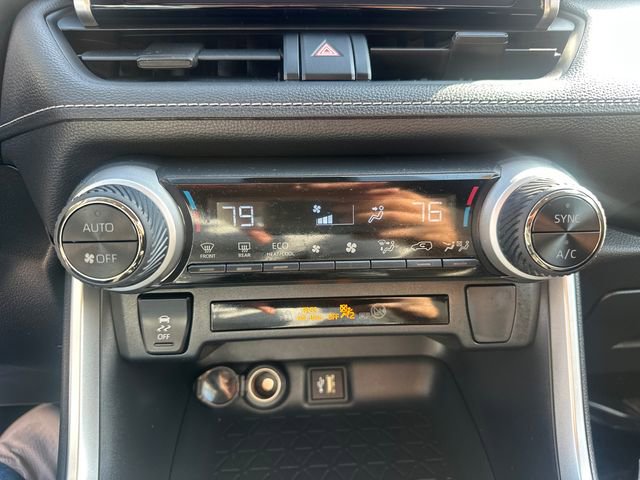 Used 2025 Toyota RAV4 LE image 39