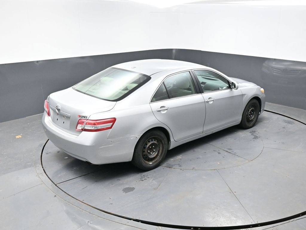 Used 2011 Toyota Camry LE image 36