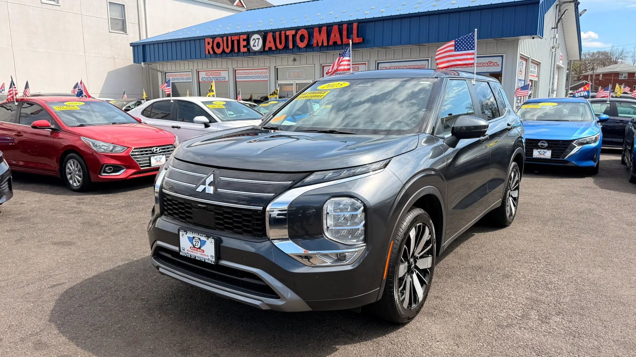 Used 2025 Mitsubishi Outlander SE image 4