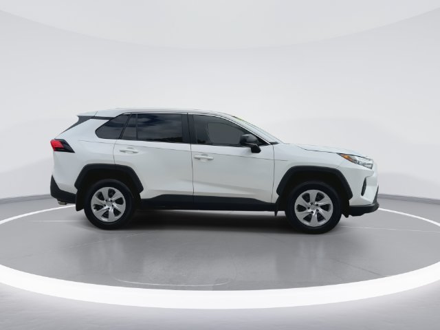 Used 2023 Toyota RAV4 LE FWD image 9