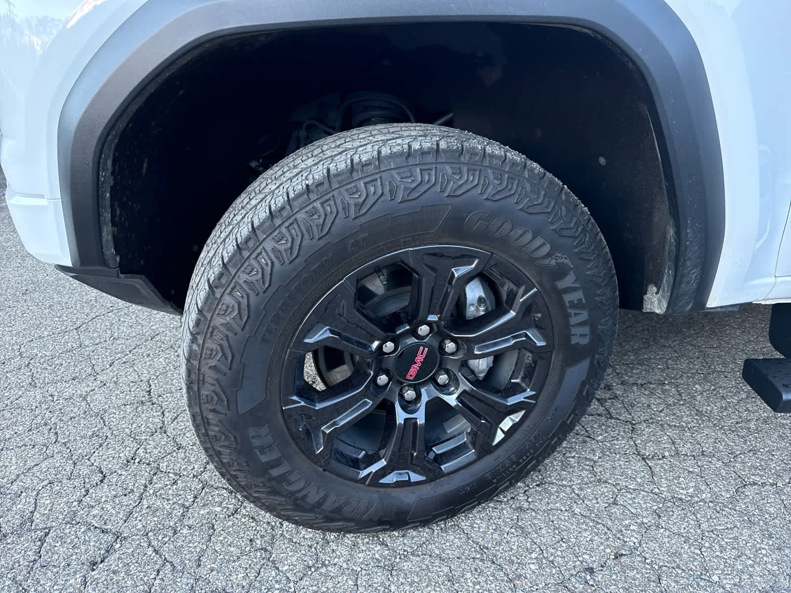 Used 2025 GMC Canyon Elevation w/ Convenience Package image 3