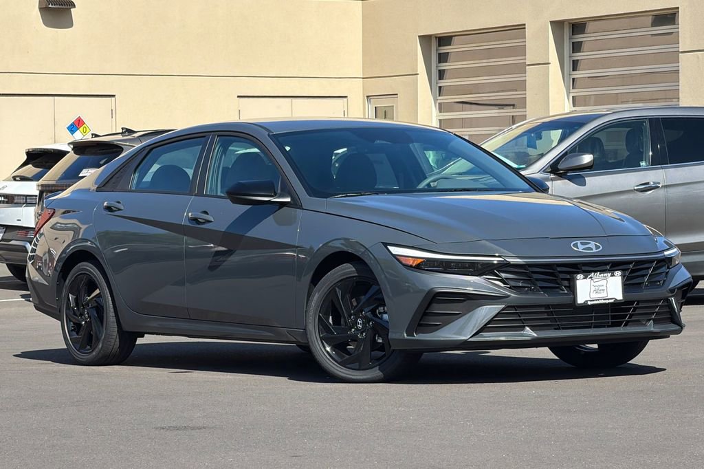 New 2026 Hyundai Elantra Sport FWD image 2