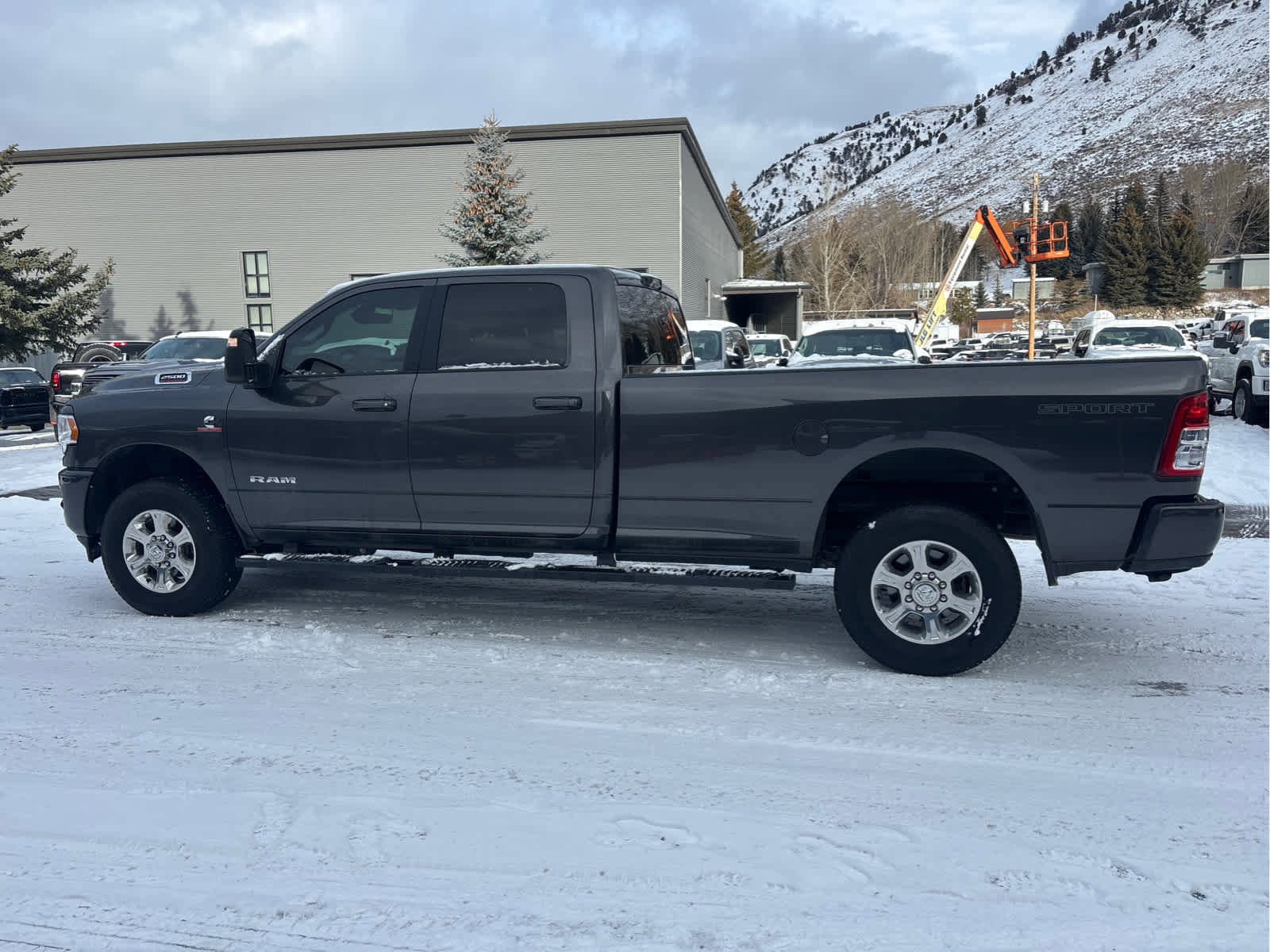 Used 2024 RAM 2500 Big Horn w/ Sport Appearance Package image 4