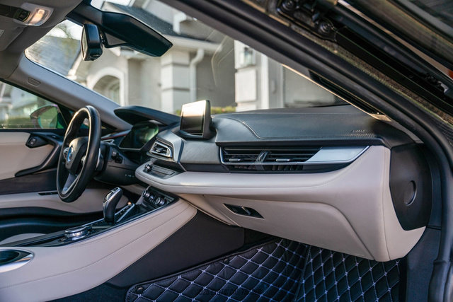 Used 2016 BMW i8 image 34