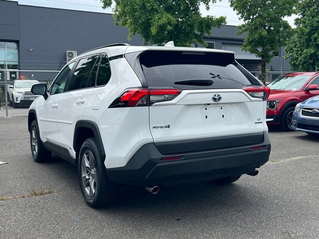 Used 2023 Toyota RAV4 LE AWD/4WD image 9
