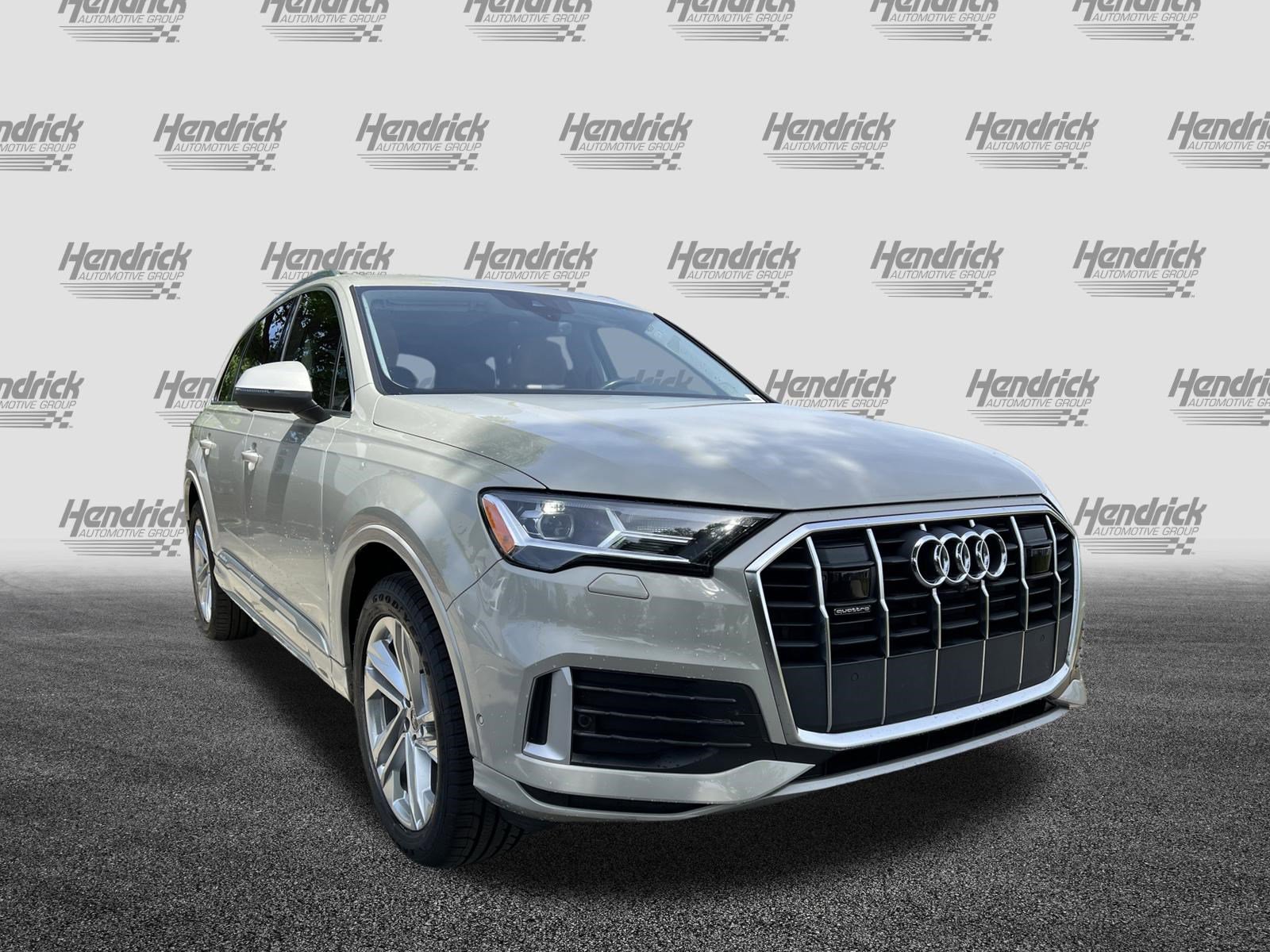 Used 2021 Audi Q7 2.0T Premium Plus w/ Executive Package image 2