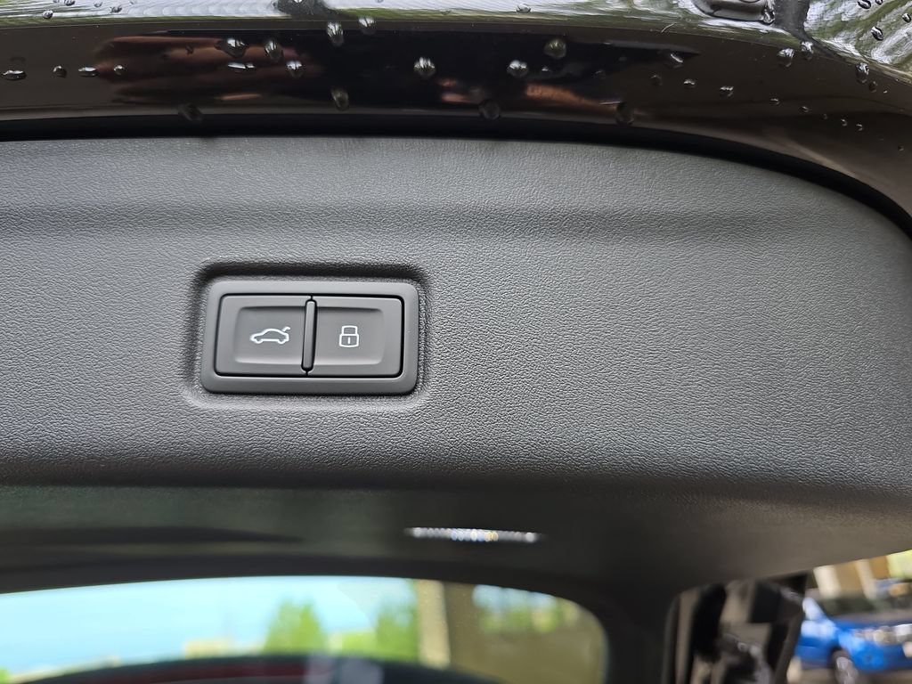 New 2027 Audi SQ6 e-tron Premium Plus AWD/4WD image 13