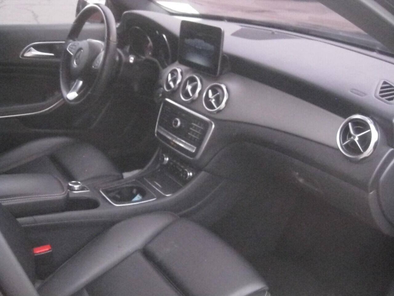 Used 2019 Mercedes-Benz GLA 250 4MATIC image 19