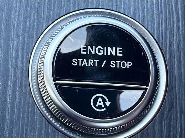 Used 2025 Mercedes-Benz C 300 Sedan image 35