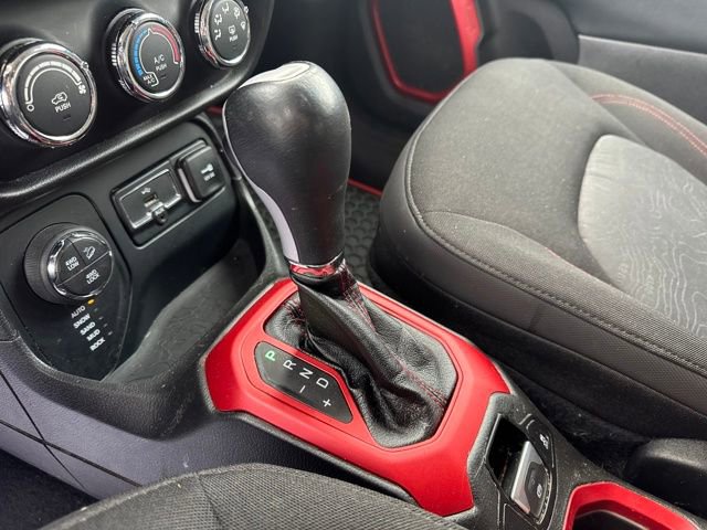 Used 2017 Jeep Renegade Trailhawk image 23