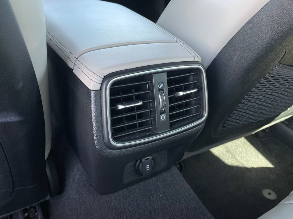 Used 2023 Genesis G70 3.3T w/ Sport Prestige Package image 27