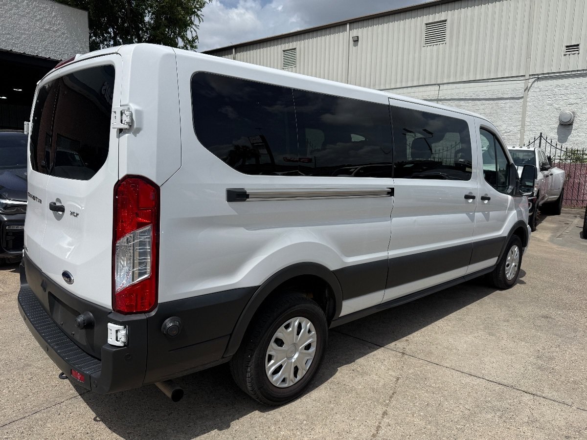 Used 2024 Ford Transit 350 XLT RWD image 4