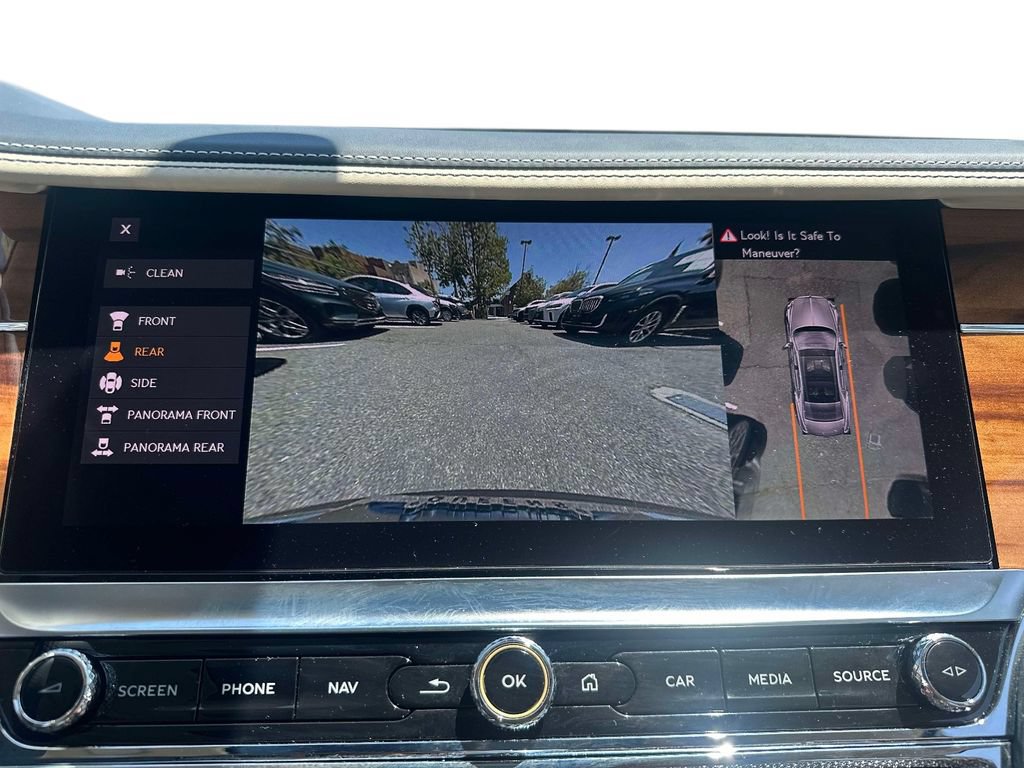 Used 2024 Bentley Flying Spur V8 AWD/4WD image 32