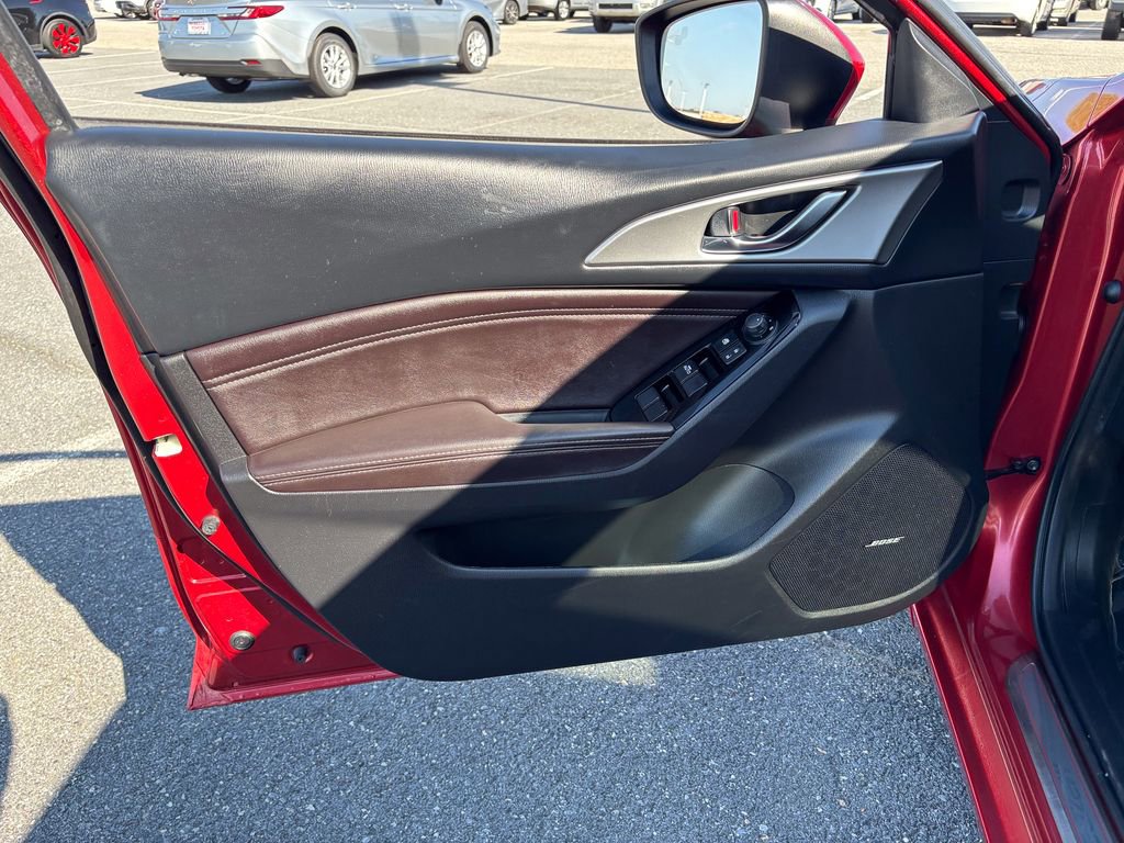 Used 2018 MAZDA MAZDA3 Touring image 14