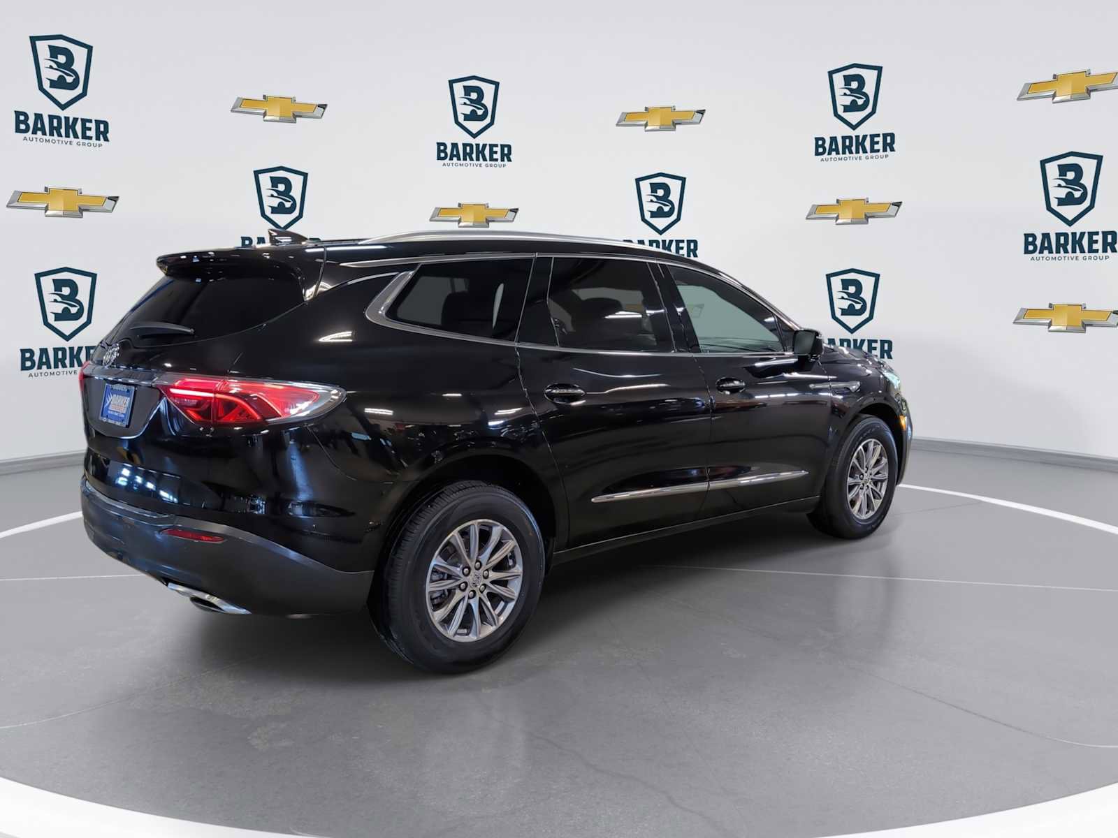 Used 2024 Buick Enclave Premium AWD/4WD image 8