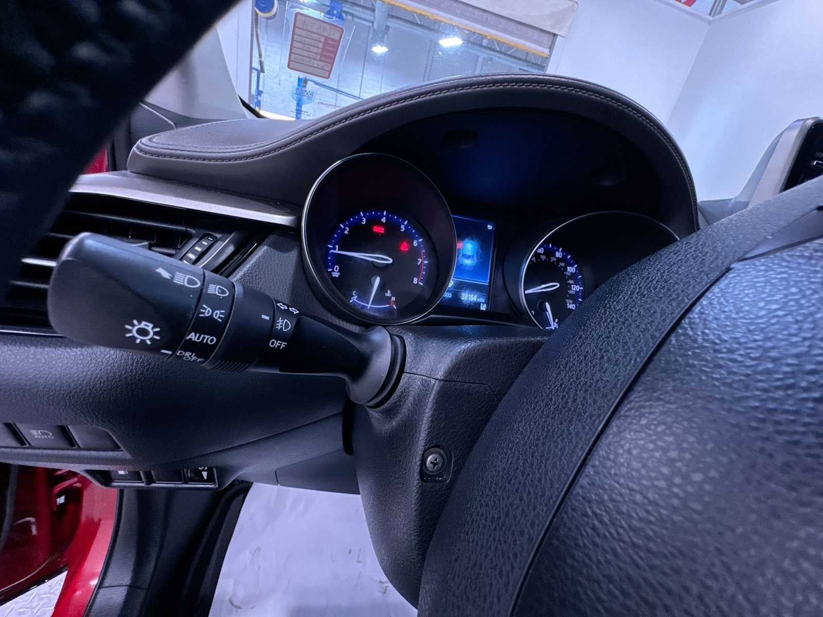 Used 2021 Toyota C-HR Limited FWD image 18