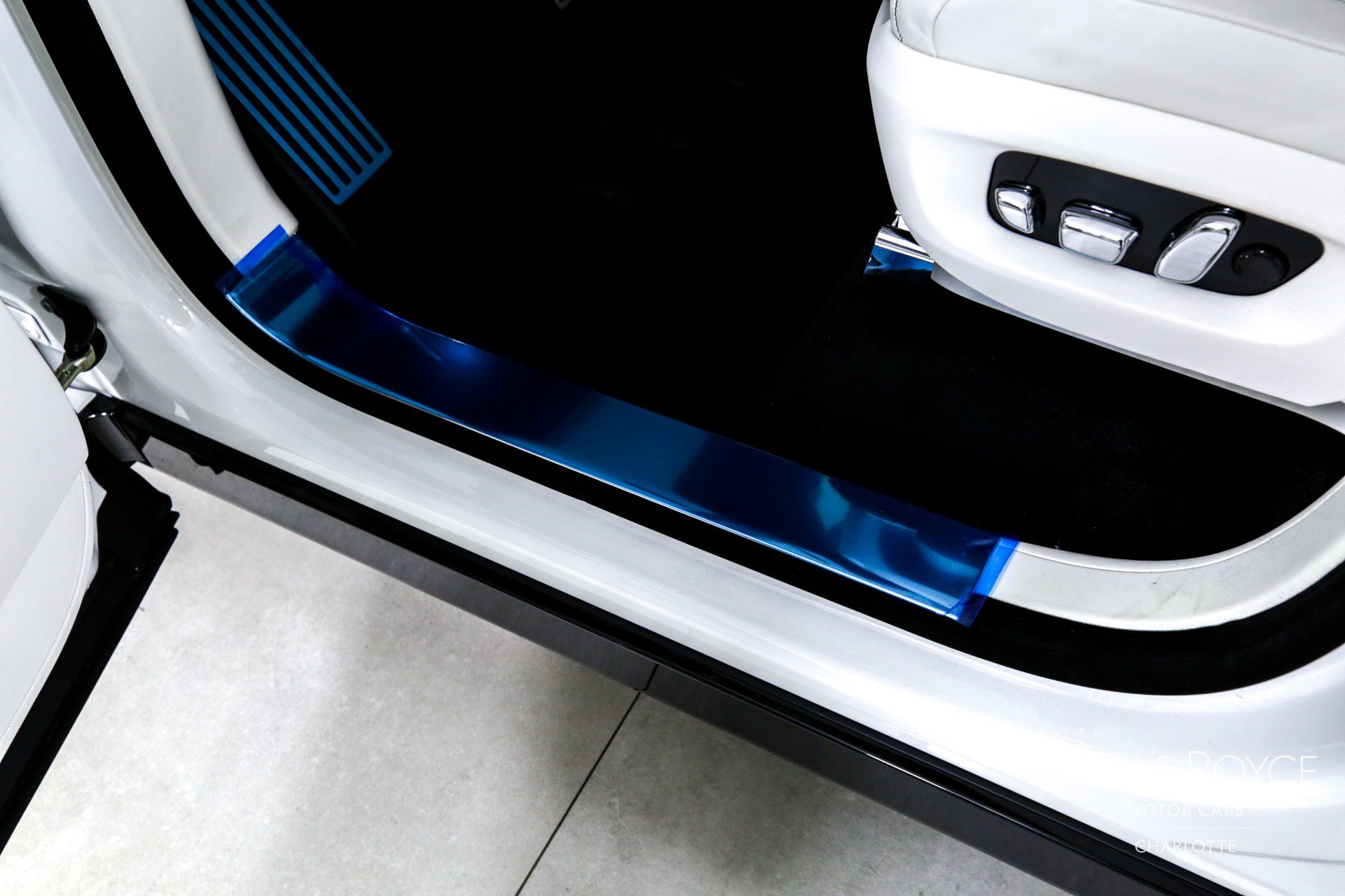 Certified 2025 Rolls-Royce Cullinan image 17