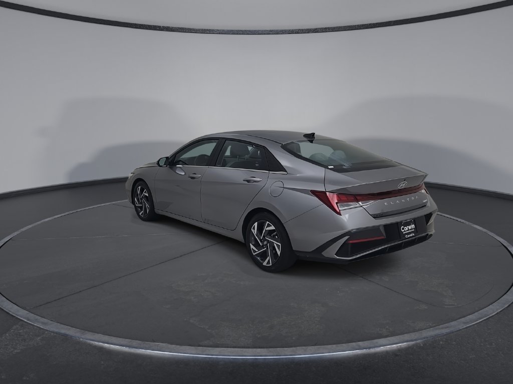 Used 2025 Hyundai Elantra Limited FWD image 12