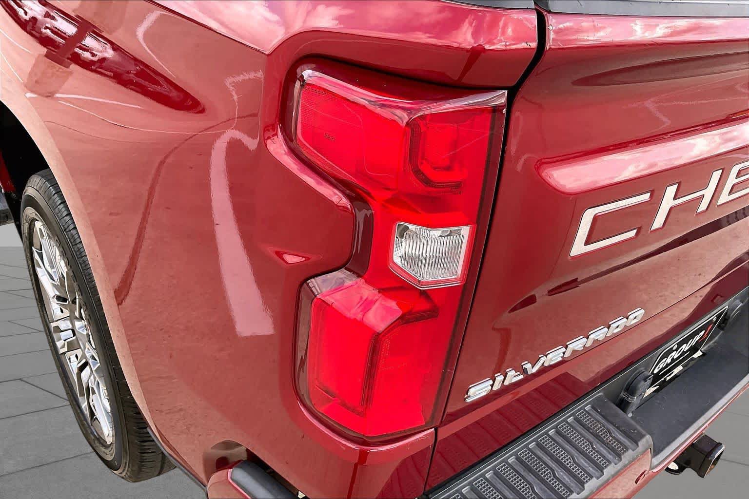 Used 2019 Chevrolet Silverado 1500 High Country w/ Safety Package II RWD image 28