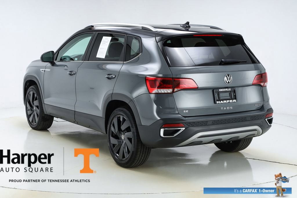 Used 2024 Volkswagen Taos SE w/ Panoramic Sunroof Package image 45