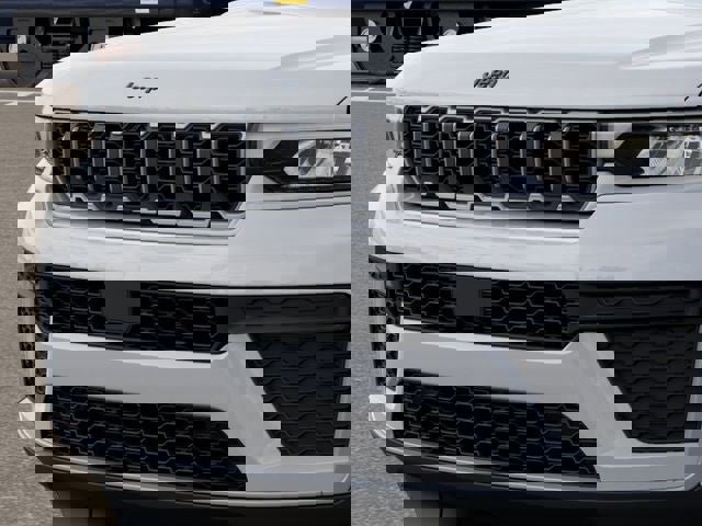 New 2026 Jeep Grand Cherokee Altitude image 11