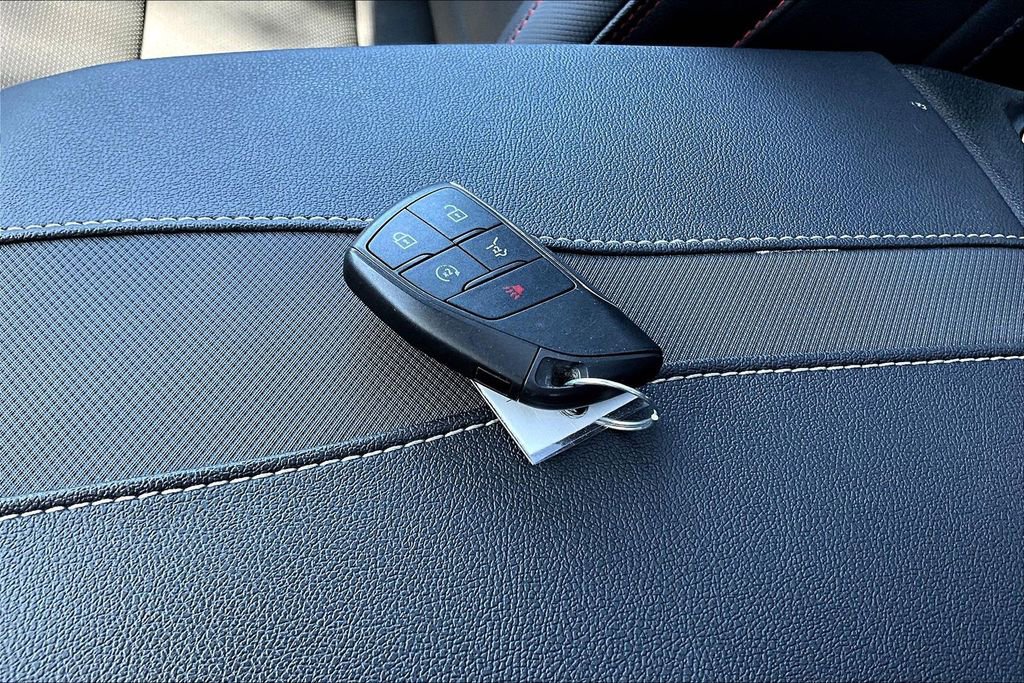 Used 2025 Chevrolet Traverse RS w/ LPO, Floor Liner Package image 34