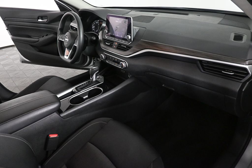 Used 2024 Nissan Altima 2.5 SV image 21