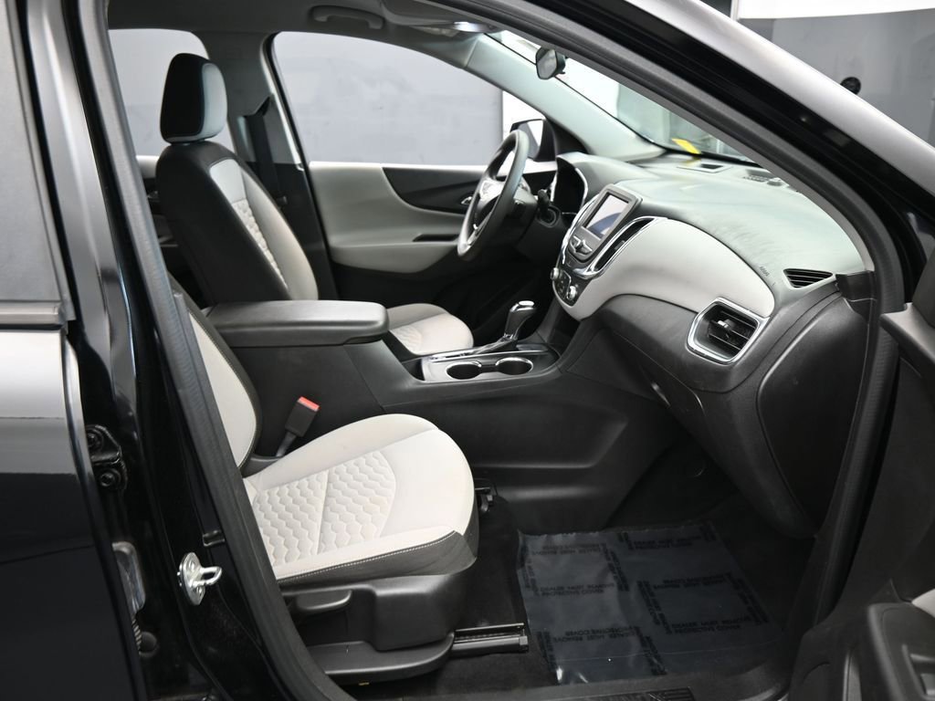 Used 2020 Chevrolet Equinox LS image 33