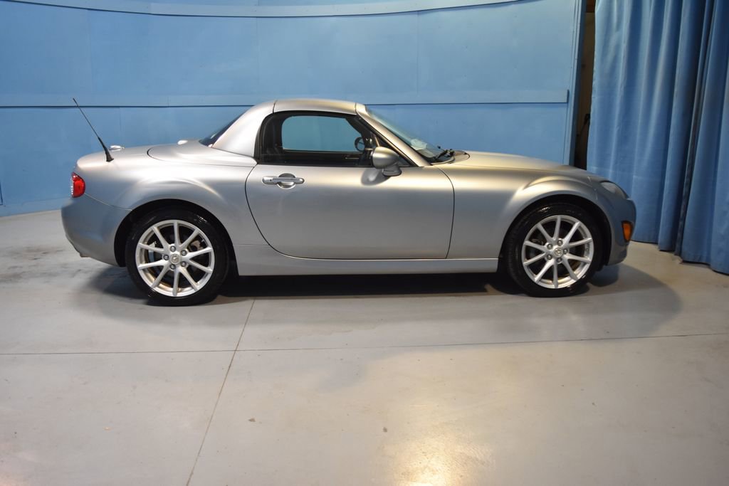 Used 2011 MAZDA MX-5 Miata Grand Touring w/ Premium Pkg image 21