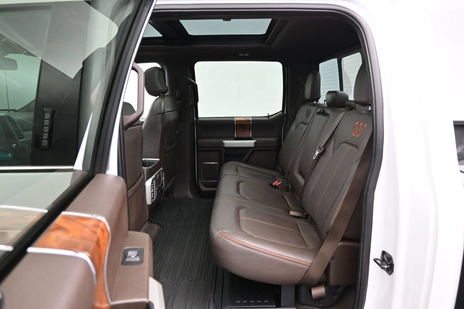 Used 2017 Ford F350 King Ranch w/ King Ranch Ultimate Package AWD/4WD image 11