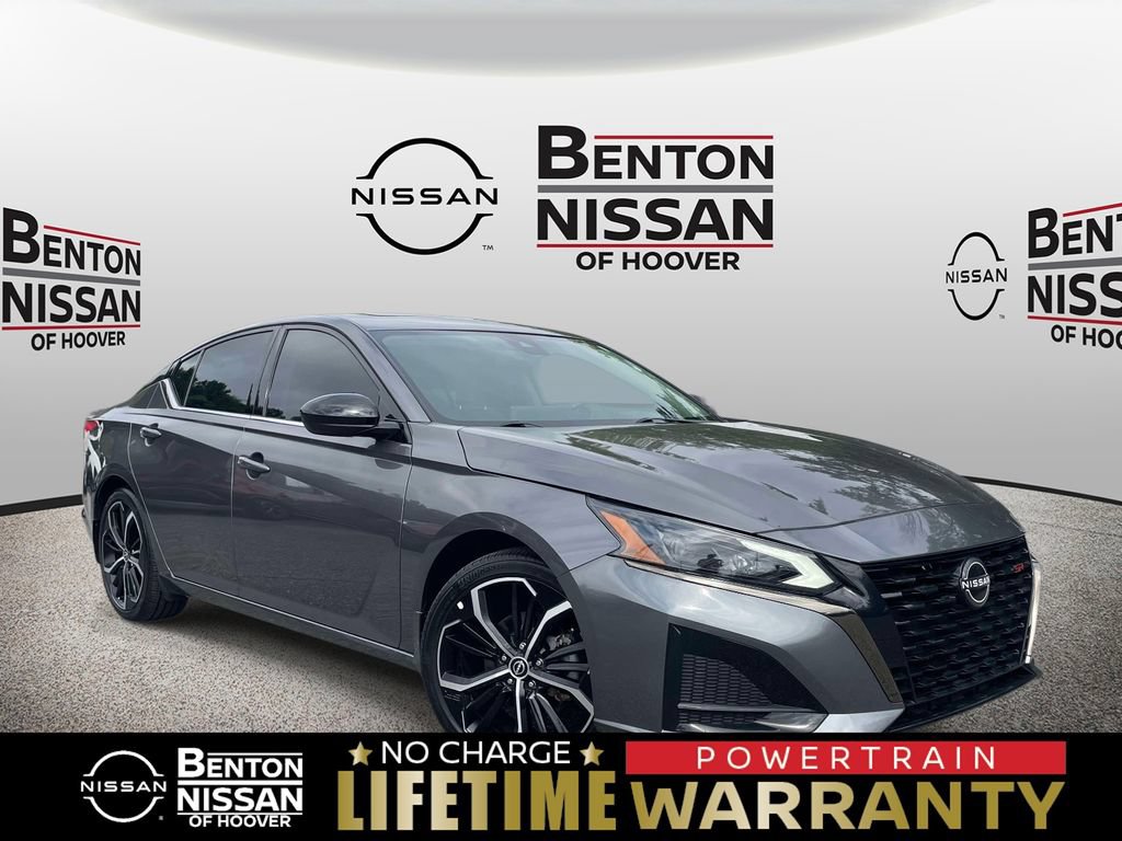Used 2024 Nissan Altima 2.5 SR w/ SR Premium Package FWD image 1