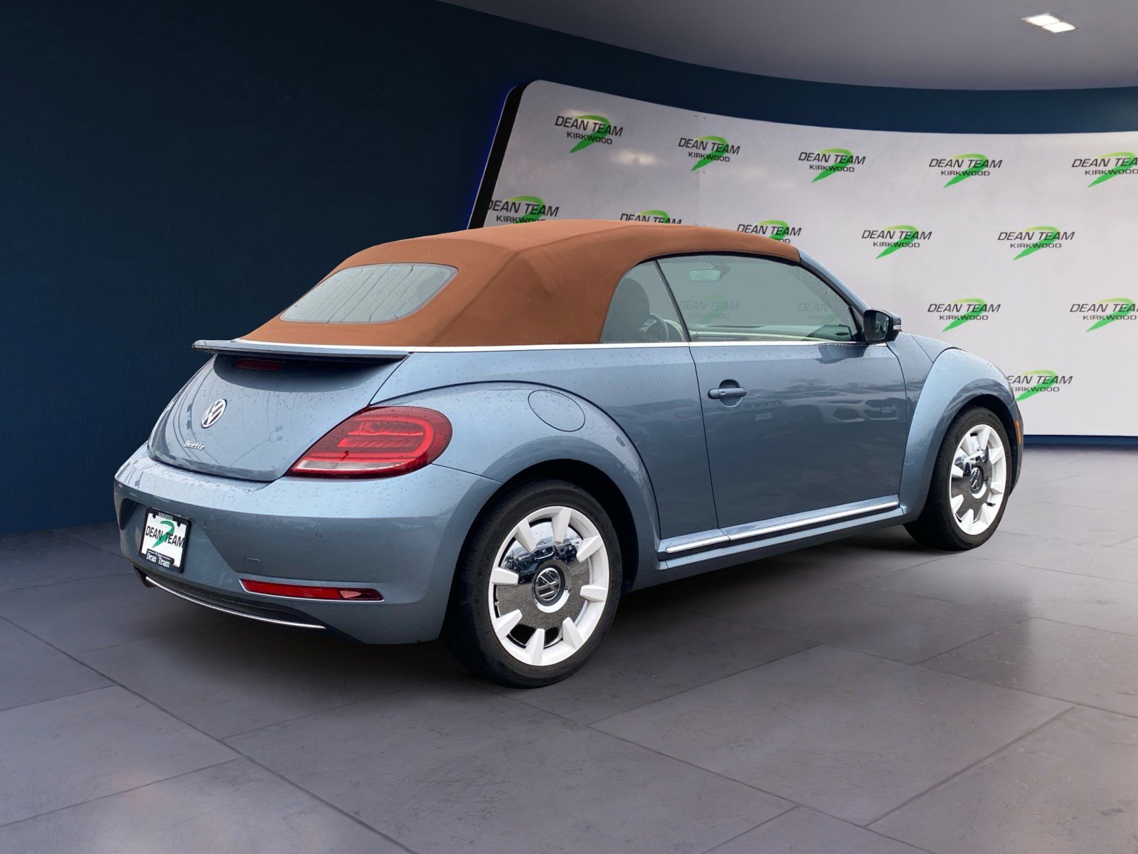 Used 2019 Volkswagen Beetle 2.0T Final Edition SEL FWD image 3