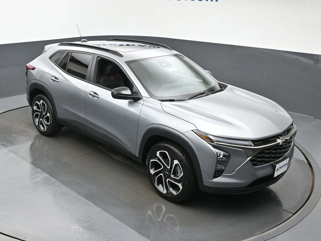 New 2026 Chevrolet Trax RS w/ Sunroof Package image 3