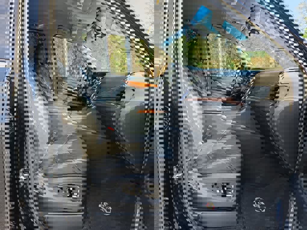 Used 2018 Cadillac Escalade 4WD image 20