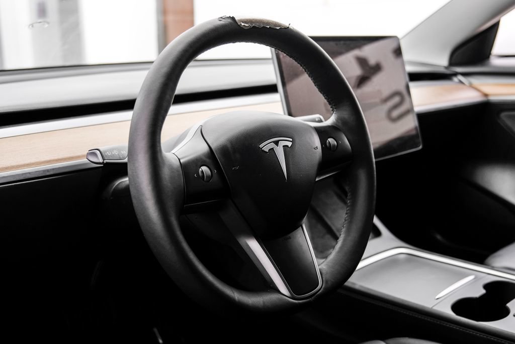 Used 2022 Tesla Model 3 Long Range AWD/4WD image 17