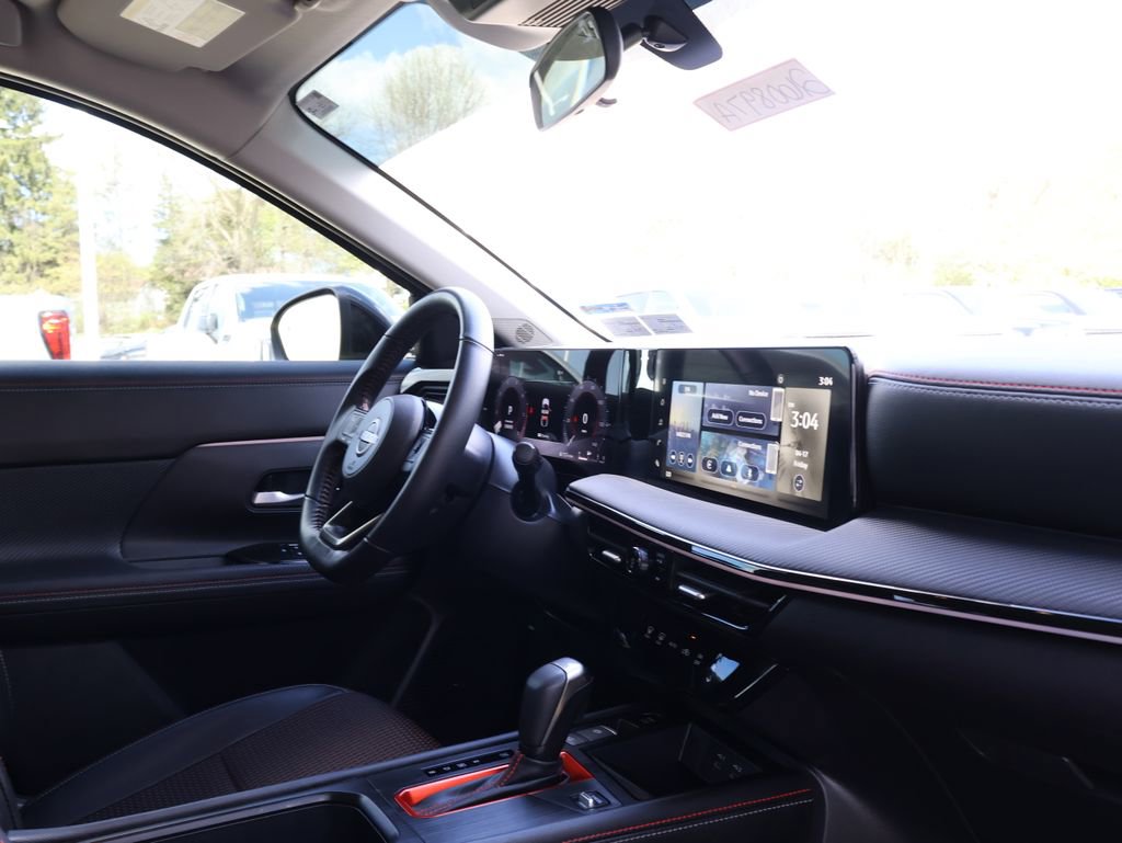 Used 2025 Nissan Kicks SR image 32