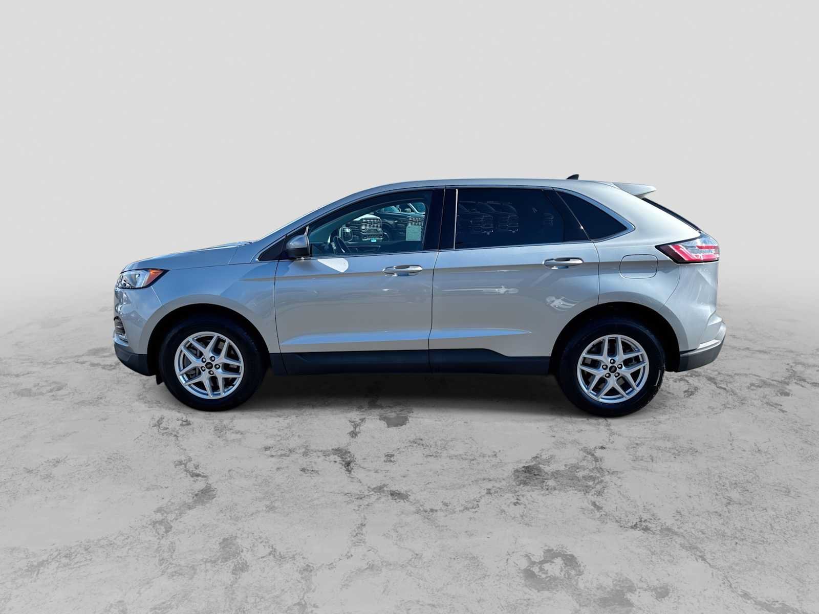 Used 2023 Ford Edge SEL AWD/4WD image 5
