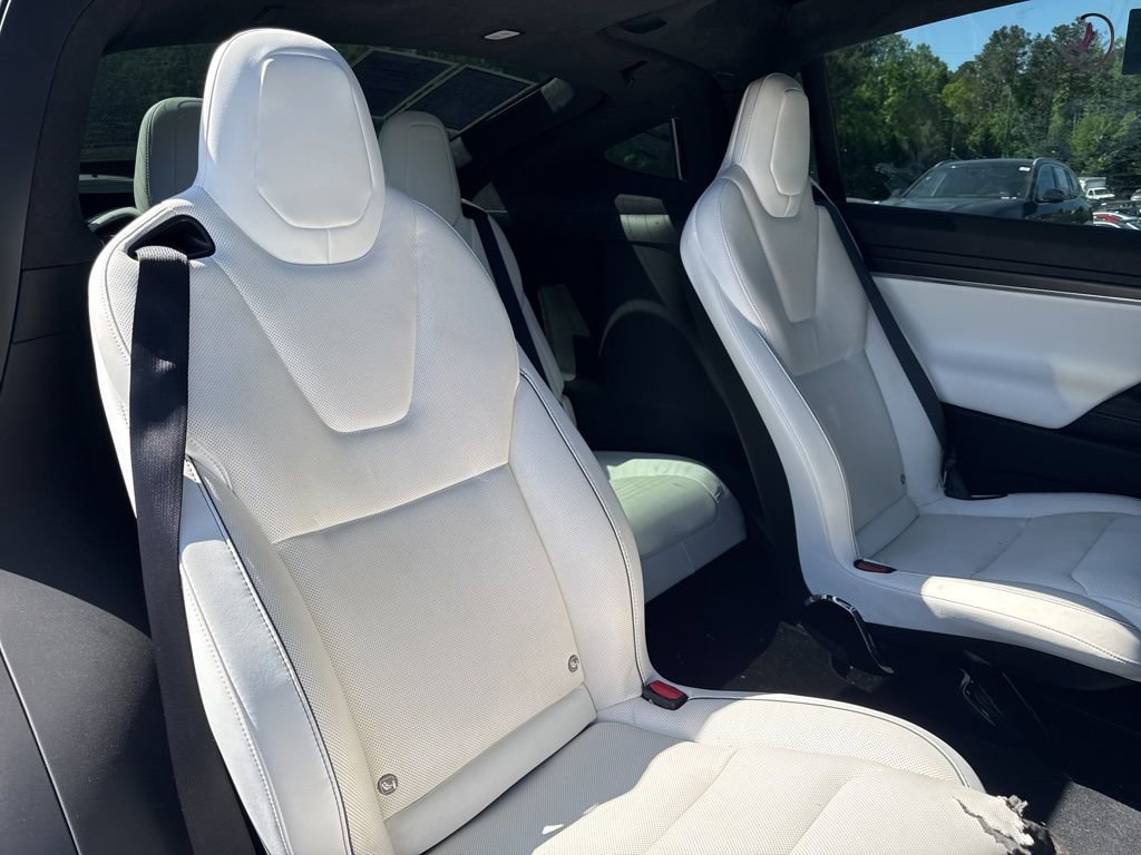 Used 2022 Tesla Model X Plaid image 8