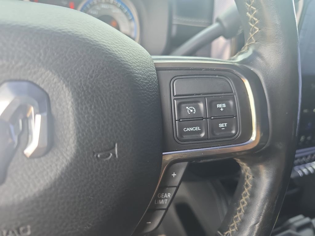 Used 2020 RAM 2500 Limited w/ Black Appearance Package AWD/4WD image 18